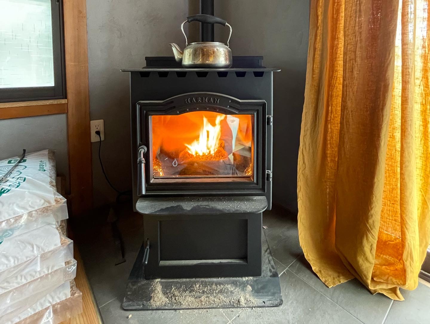 B64EA43B-4ED6-4E9F-BBCF-48E90B5E9A0C