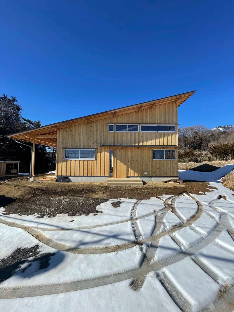 1715137633169-Cjyd9aZBUQ