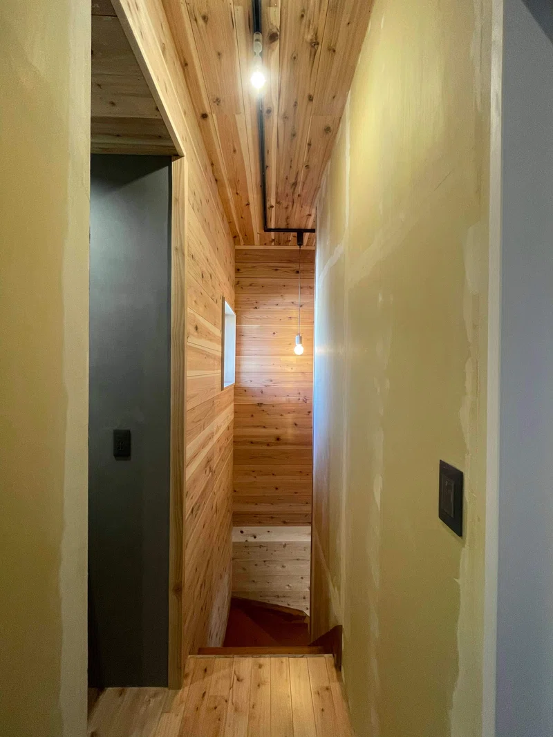 1715379070172-5Ka8UcTea2